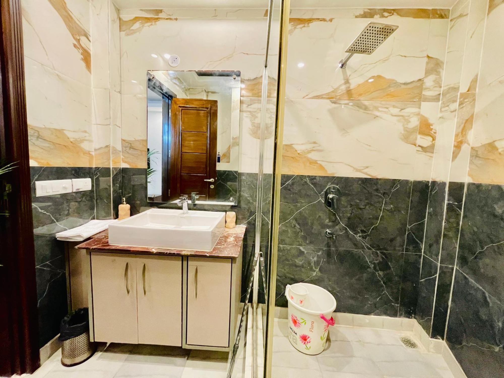 Bedchambers Serviced Apartments South Extension 뉴델리 외부 사진